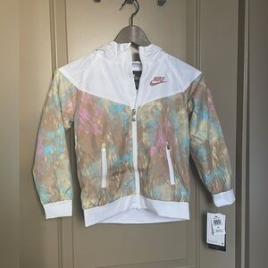 Girls’ Windrunner jacket
